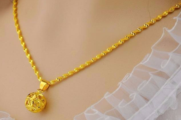 {賭波}(今年流行的金项链款式) {賭波}(今年流行的金项链款式)