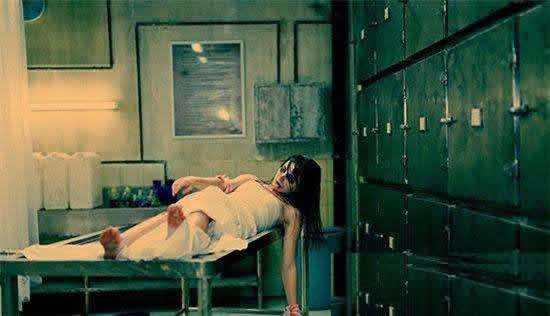 {賭馬}(2004年太平间诈尸监控) {賭馬}(2004年太平间诈尸监控)