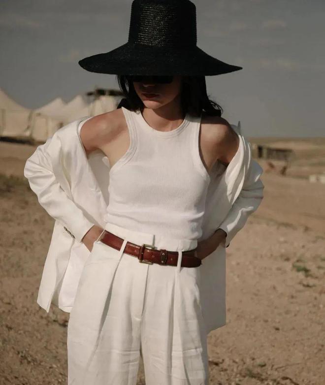 現金網：好特別的白色造型，太高級了